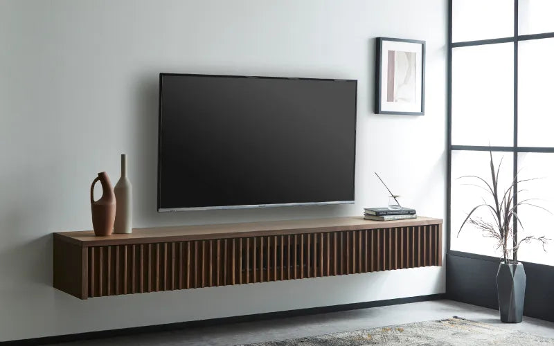 テレビボードはタイプによって収納力や圧迫感が異なるため、部屋の広さや用途に合わせて選ぶことが大切です。